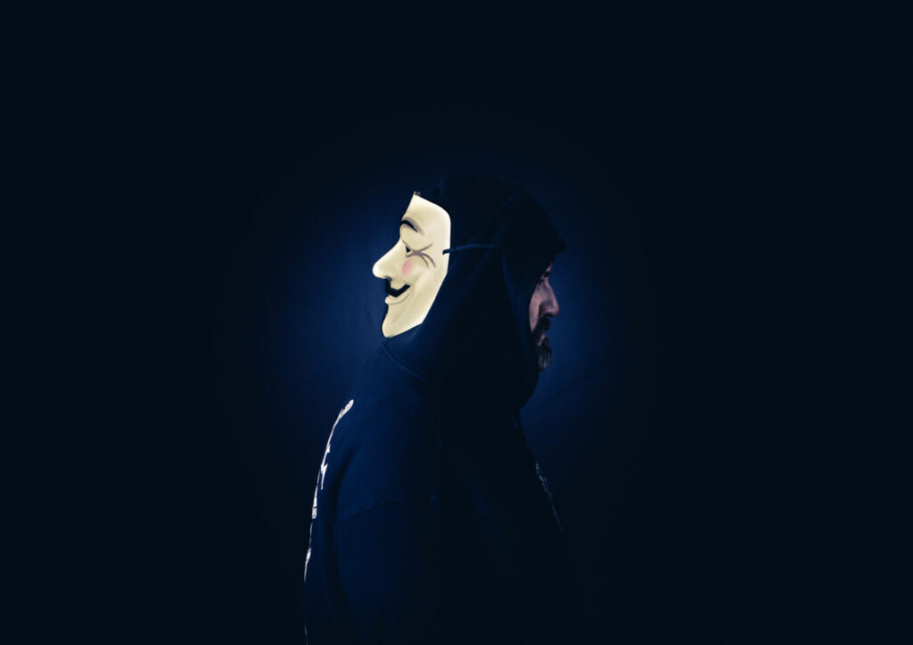 Buz Dağının Görünmeyen Yüzü: Deep Web ve Dark Web Nedir?